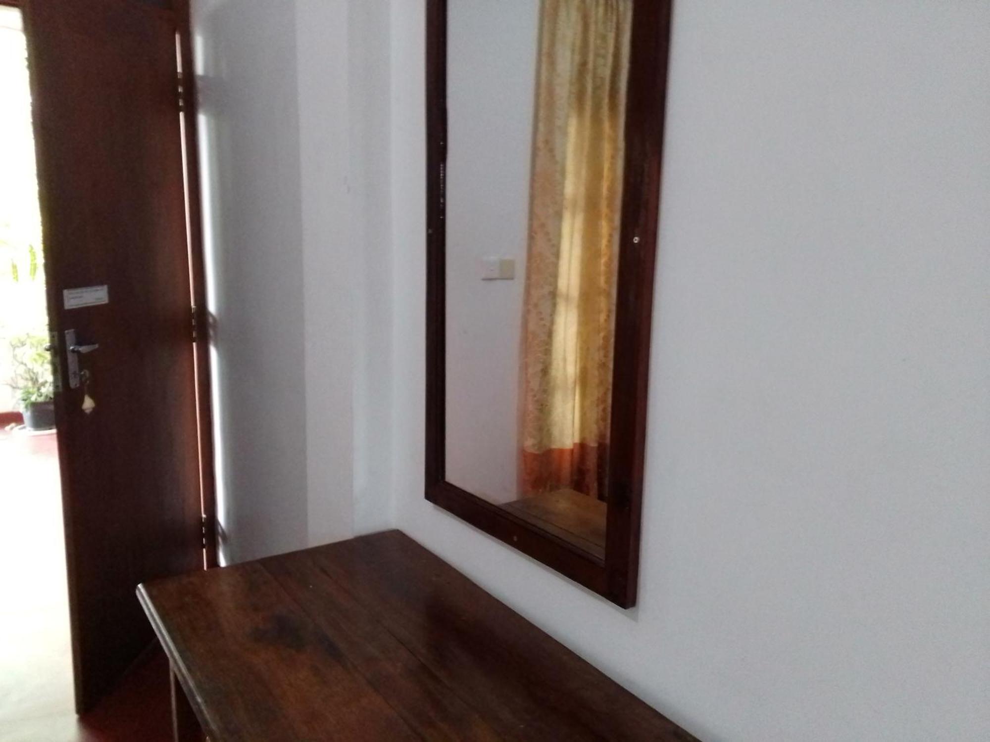 Pravindi Guest Home Mirissa Exterior foto